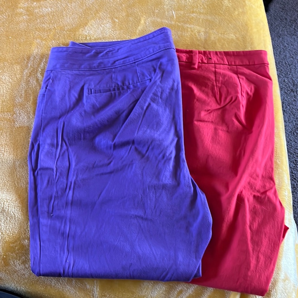Set of 2 LANE BRYANT capris size 20